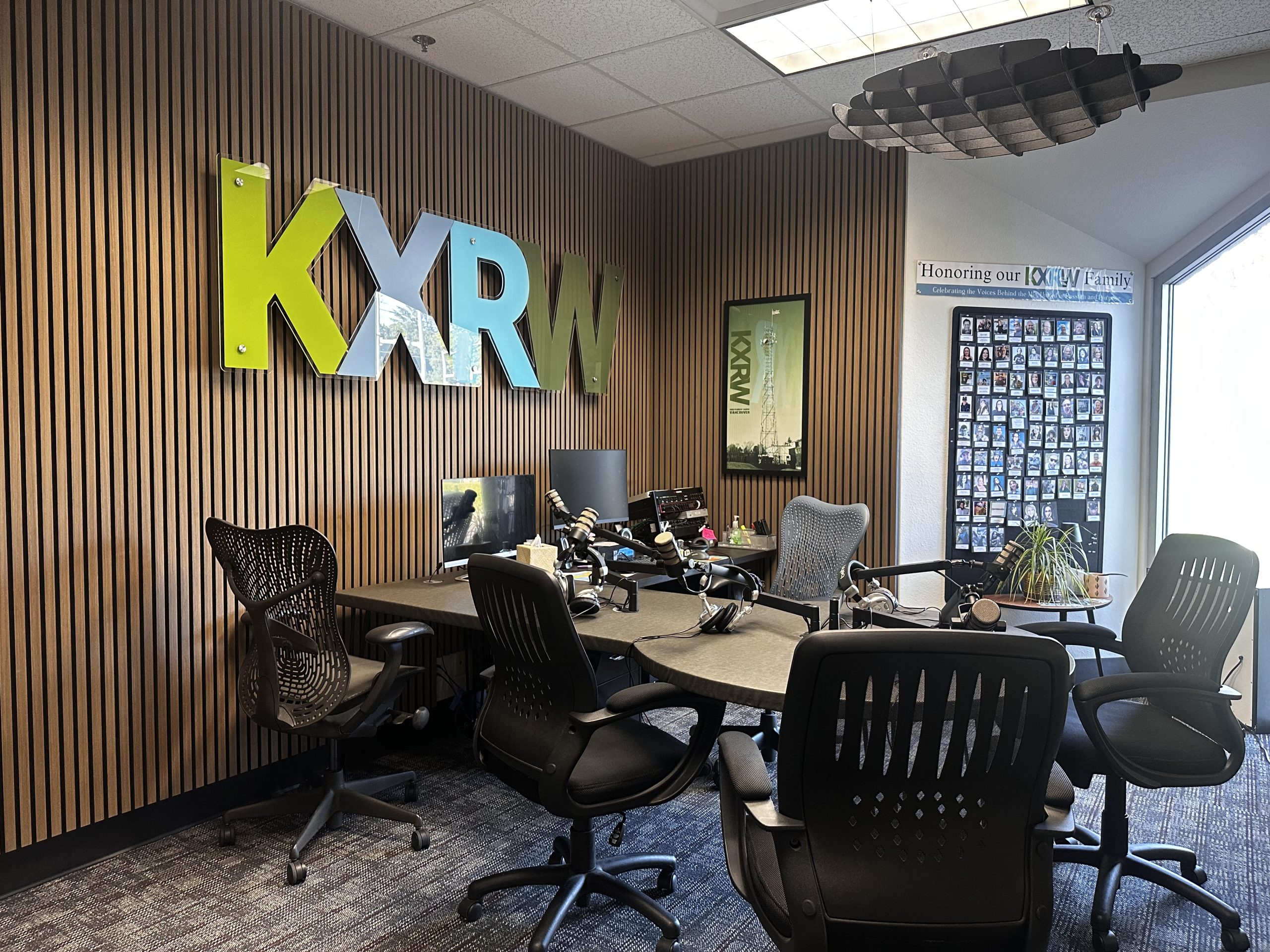 KXRW 99.9 FM radio tower in Vancouver, Washington